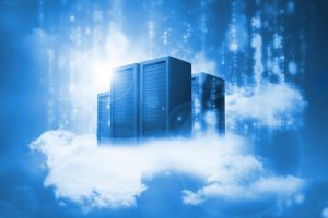图形的四个计算机服务器在白色毛茸茸的云坐在蓝天流的数据符号上浮
