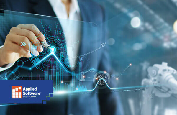 用触控笔触摸透明蓝色虚拟画板的人